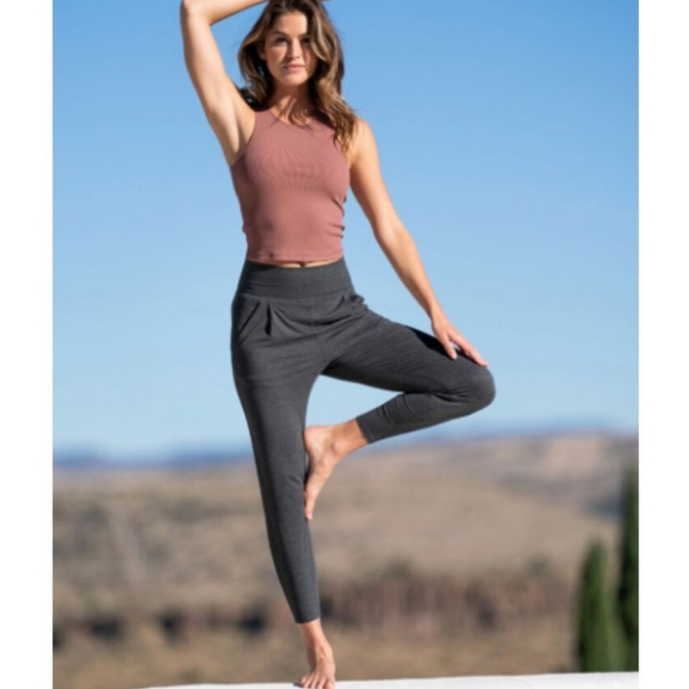 *NWOT* Vuori Lux Harem Pant